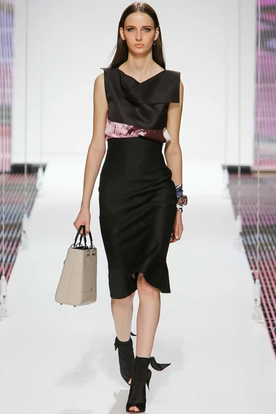 Look 5